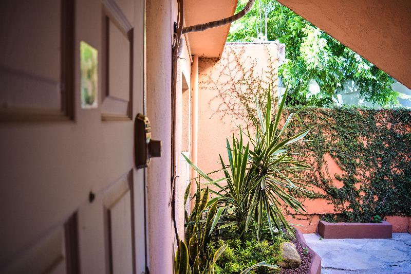 Econosuites Monterrei Exterior foto